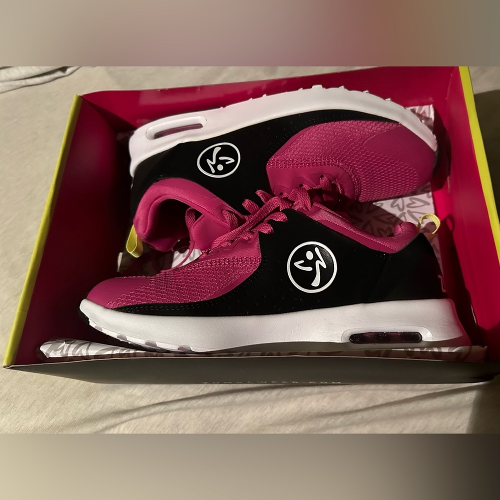 Zumba Wear - Women’s Zumba Air Boost Athletic Shoes. Size 9. Pink